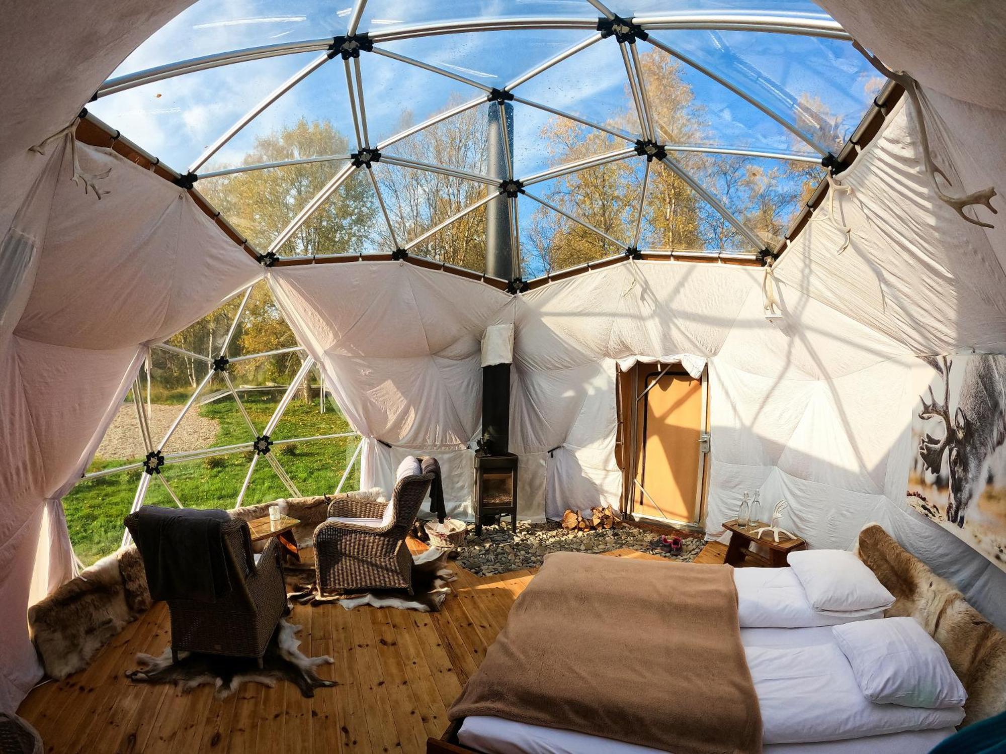 Wild Caribou Dome Hotel Lakselv Exterior photo