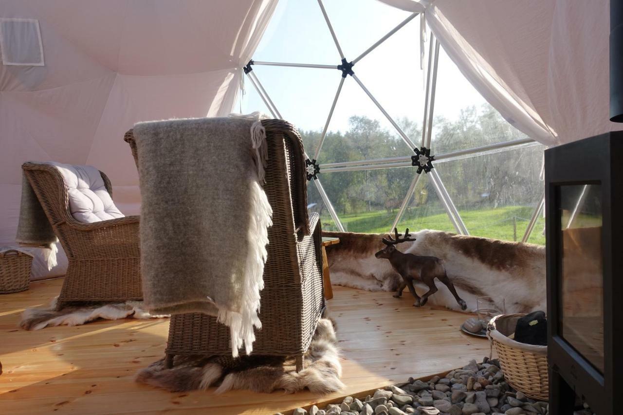 Wild Caribou Dome Hotel Lakselv Exterior photo